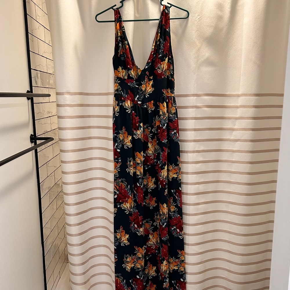 Paper crown rio dress - fall bloom. Size M.